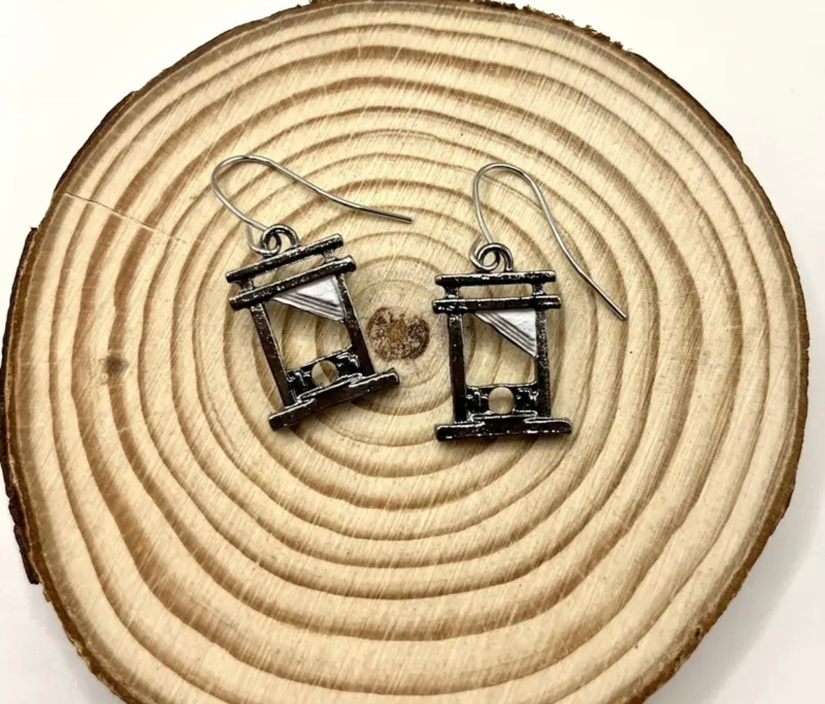 Guillotine earrings